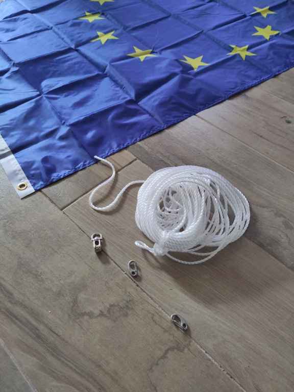 EU FAHNE VORBEREITEN