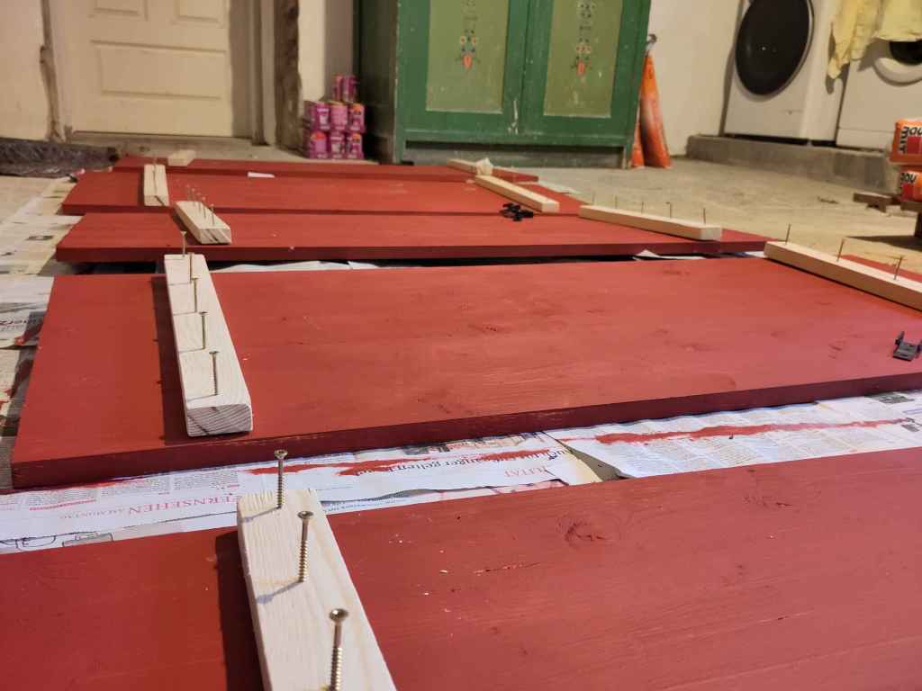 MONTAGE UND STREICHEN