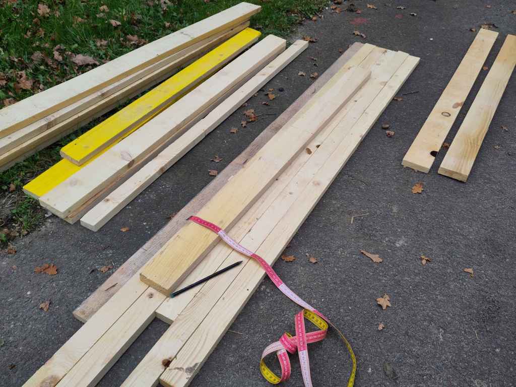 HOLZRESTE ZURECHT SAEGEN