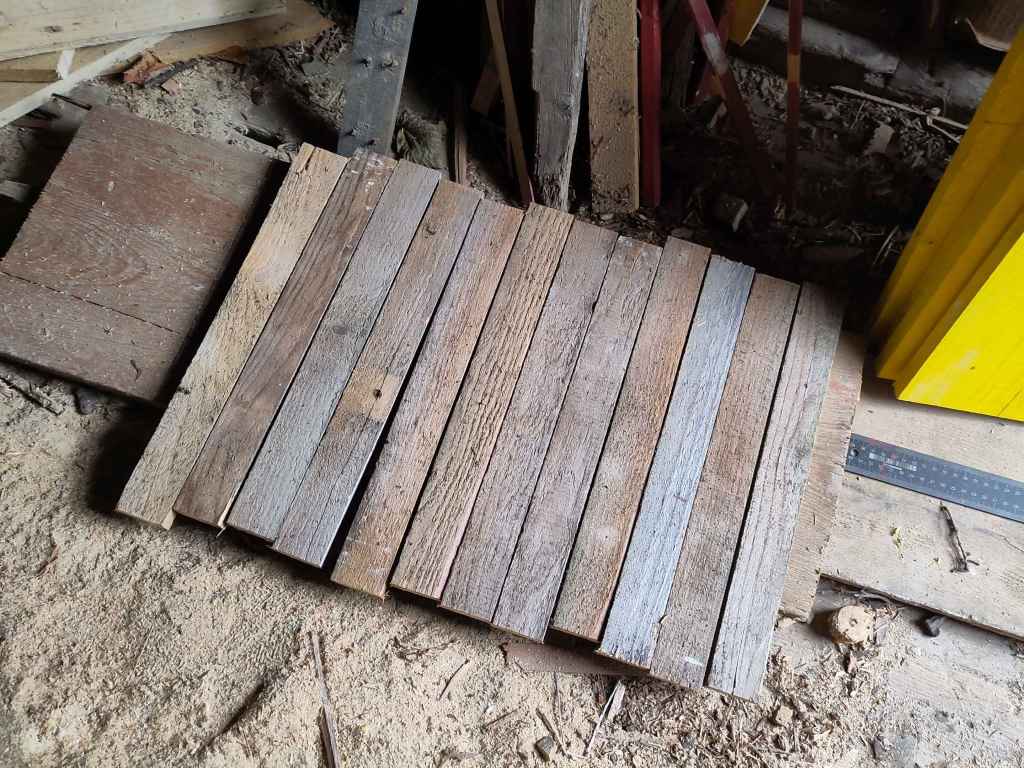 ALTE DACHLATTEN 50CM