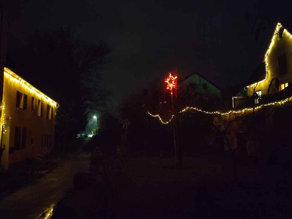 FERTIGER STERN IM INNENHOF