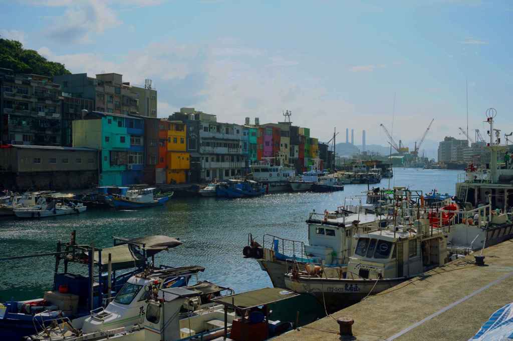 Zhengbin Fischerboote und bunte Häuser