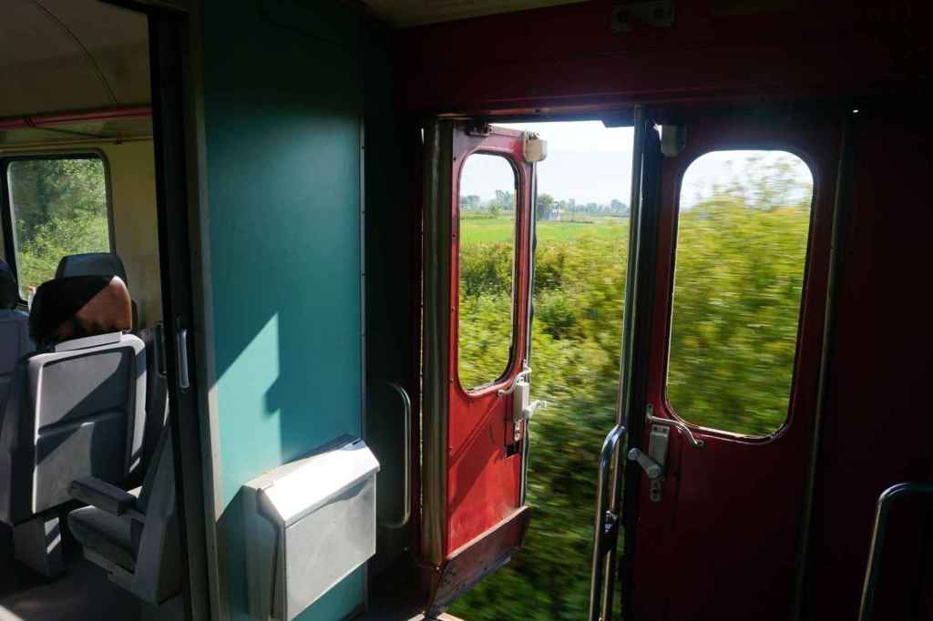 Fahren bei offener Tür