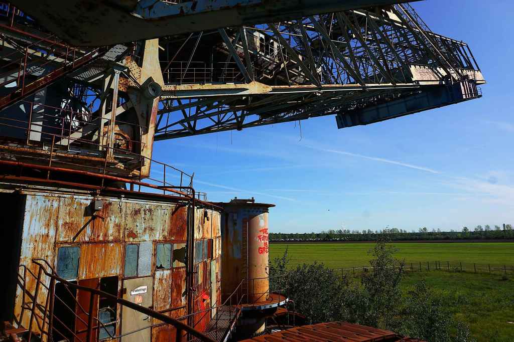 Blick vom Bagger auf die Landschaft