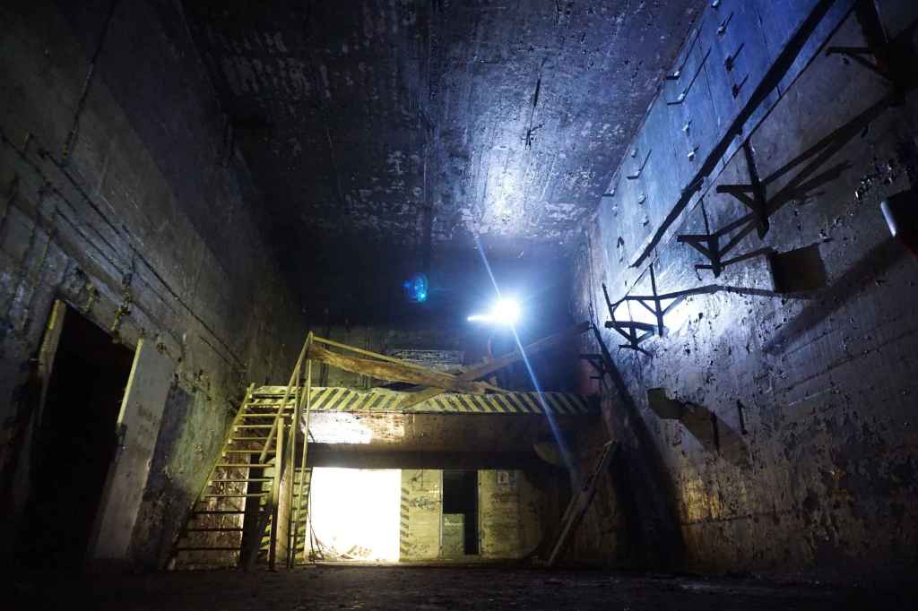 Lichter im Bunker