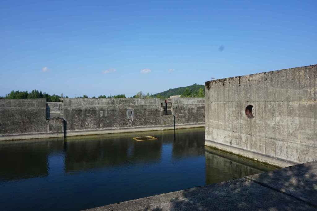 Grundmauern des Kraftwerks