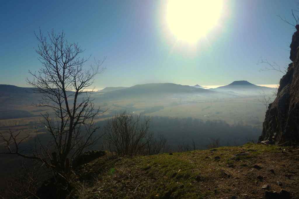 Ausblick vom Gipfel und Nebel
