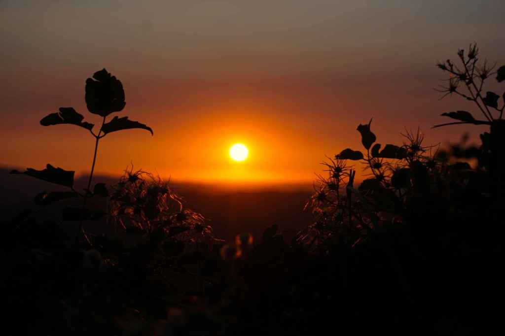 Sonnenuntergang im Dorf Nardi