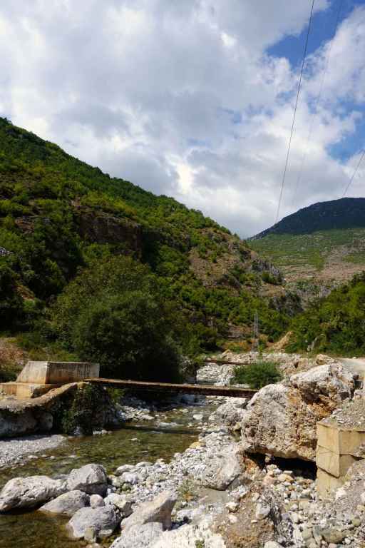 Brücke über den Bach