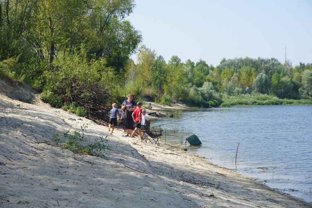 Familie Beim Angeln In Gomel