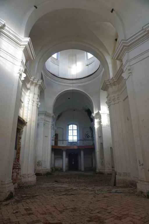 Verlassenes Kirchenschiff