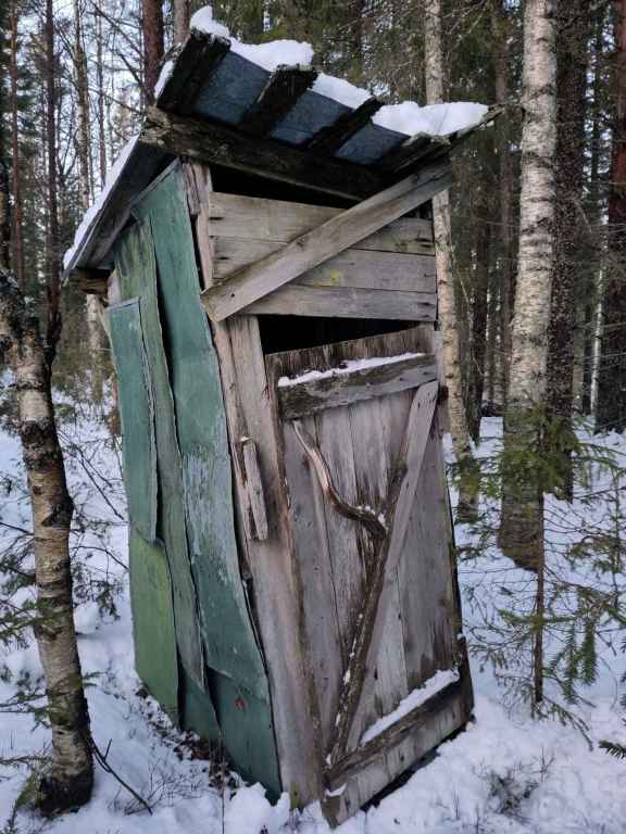 Plumpsklo Hinter Der Hütte