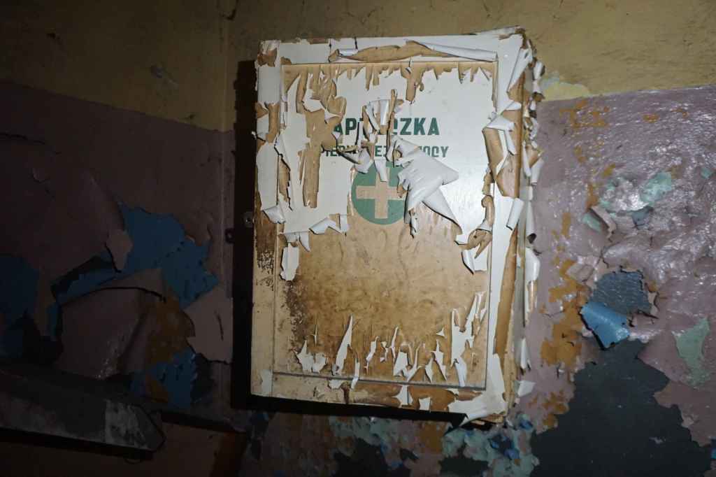 Alter Verbandskasten