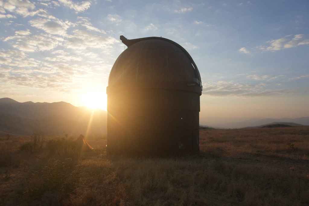 Sonnenaufgang beim Urtsalany-Teleskop