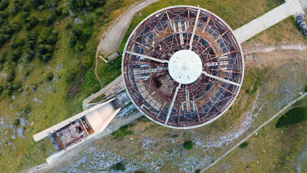 Busludscha aus der Luft