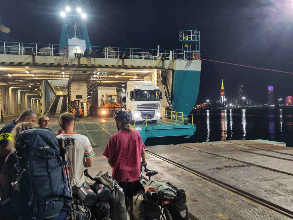 An Bord gehen in Batumi