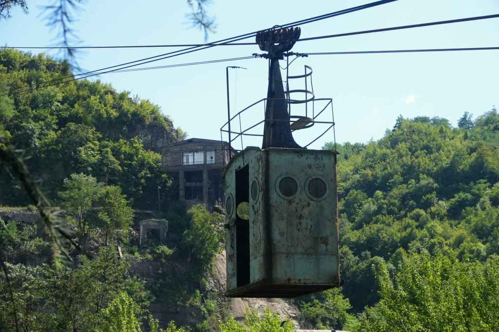 Gondel über dem Fluss