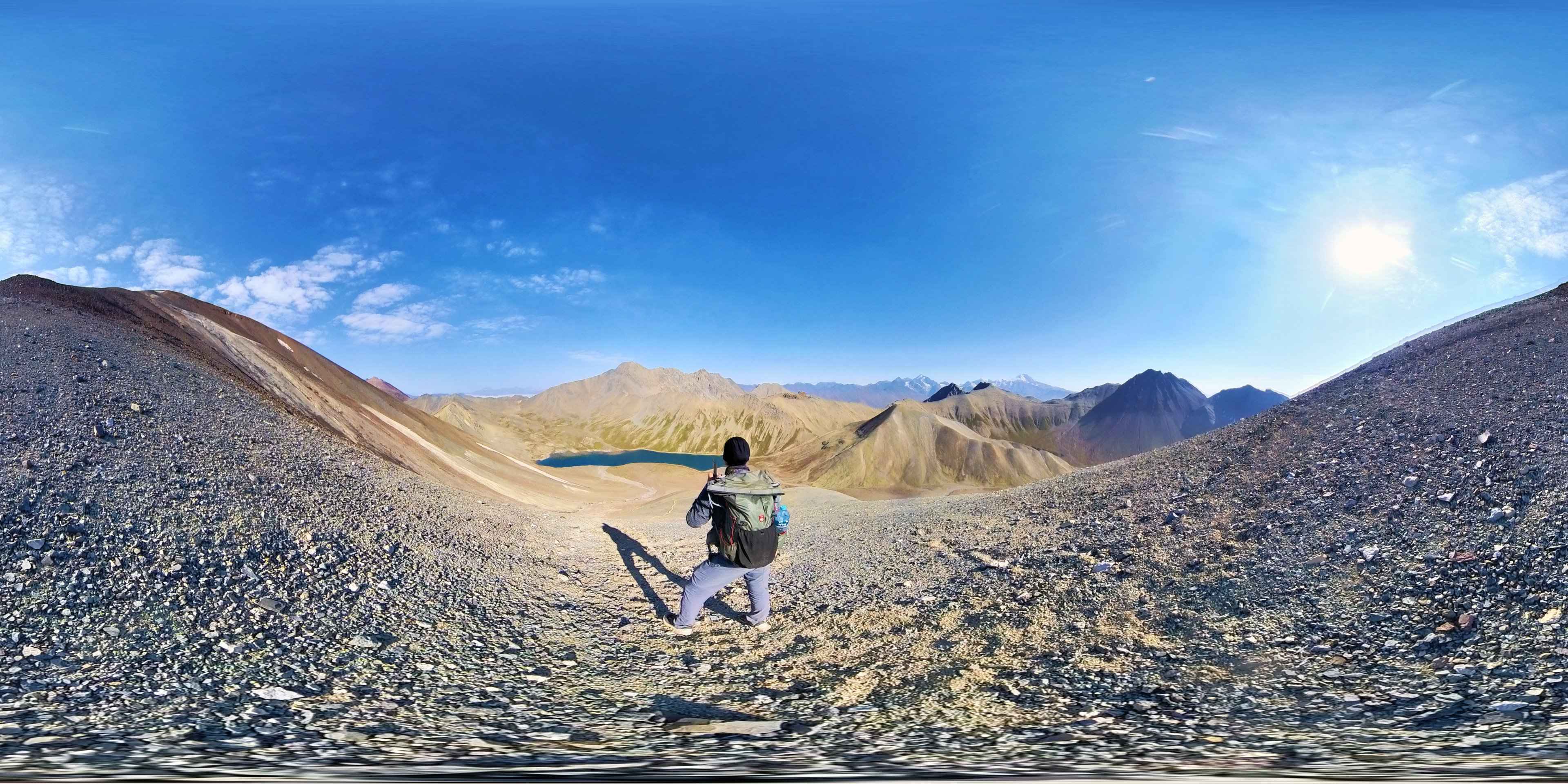 Abstieg zum Kelitsadi-See 360°