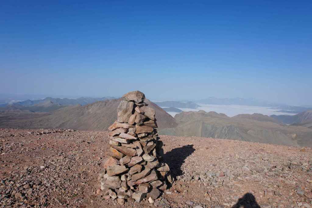 Steinpyramide auf dem Sherkhota
