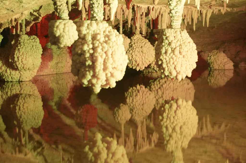 Weitere Kugeltropfsteine