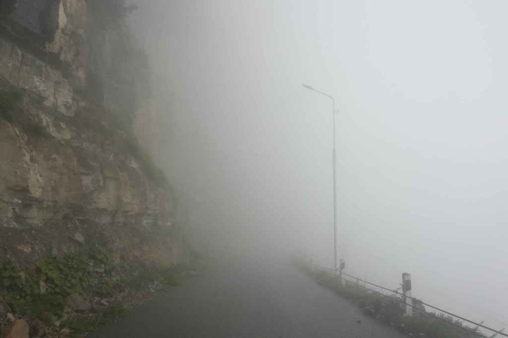 Straße zurück nach Tqibuli