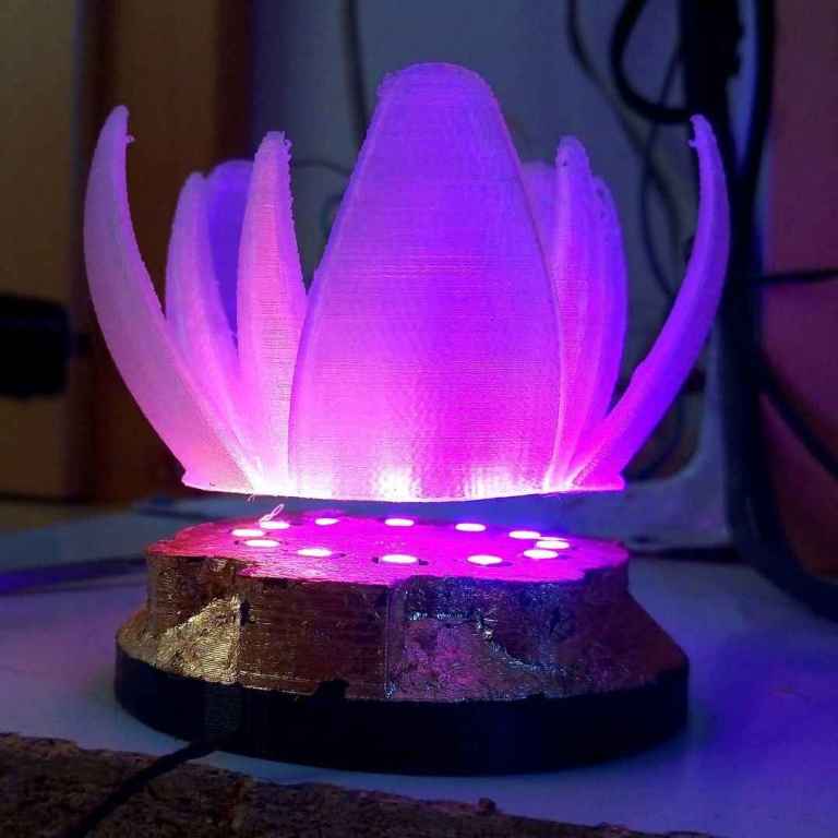 Schwebende Lampe Lila