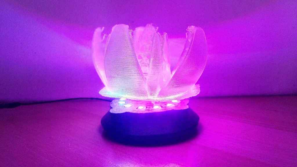 Schwebende Lampe Lila